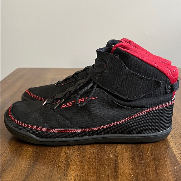 Astral Hiyak Black and Red High-Top Minimalist Sneakers Mens Size 10 - Picture 5 of 14